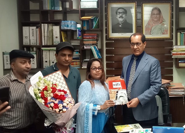 বিএসএমএমইউ’র নতুন ভিসি অধ্যাপক দীন মোহাম্মদকে পঙক্তির শুভেচ্ছা !