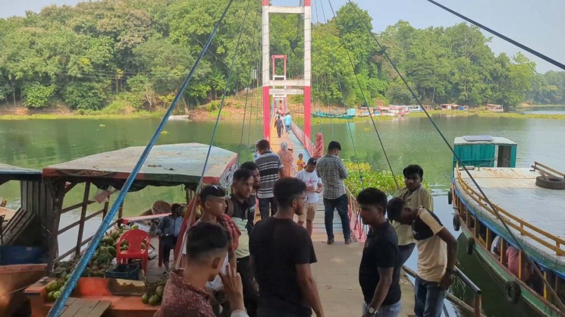 পর্যটকদের পদচারণায় স্বরূপে ফিরেছে রাঙামাটি