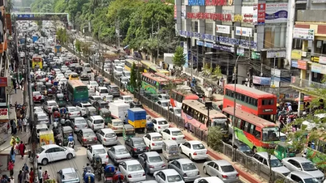 ঢাকাবাসীর স্বাভাবিক জীবনযাত্রার একটি অবিচ্ছেদ্য অঙ্গ হয়ে দাঁড়িয়েছে।