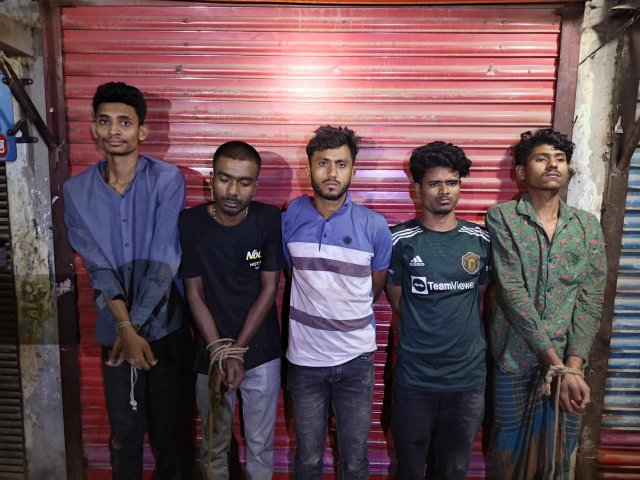 মোহাম্মদপুরে যৌথবাহিনীর অভিযানে দুজন নিহত