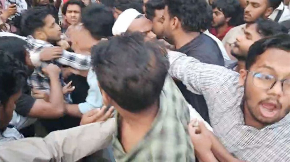 হাতাহাতির মধ্য দিয়ে সমন্বয়কদের নতুন ছাত্র সংগঠনের আত্মপ্রকাশ