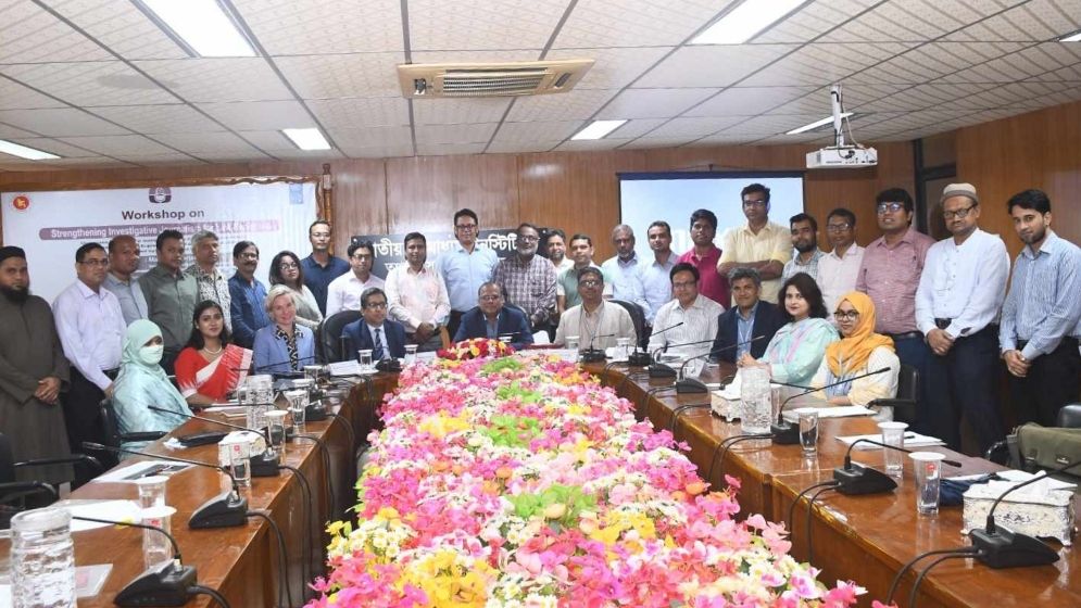 ন্যায়বিচার ও গণতন্ত্রের জন্য অনুসন্ধানী সাংবাদিকতার গুরুত্ব অপরিসীম 
